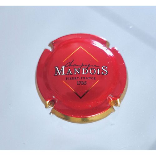 7. rouge contour or Capsule de Champagne MANDOIS petites lettres 