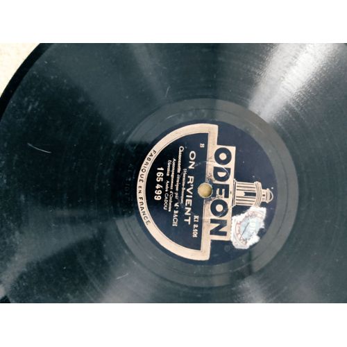 Phonographe Odéon pour disques 78 tours à saphir. Pavi…