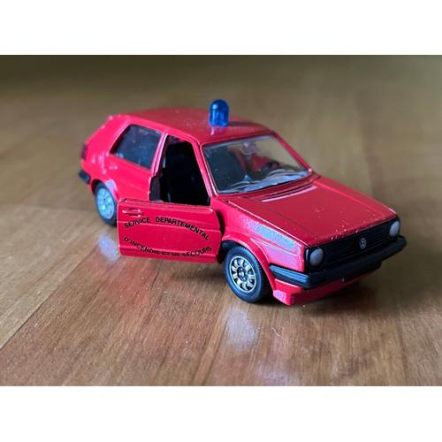 Bon plan : la Volkswagen Golf 7 GTE de Spark au 1/43 à 15 € - Mini PDLV