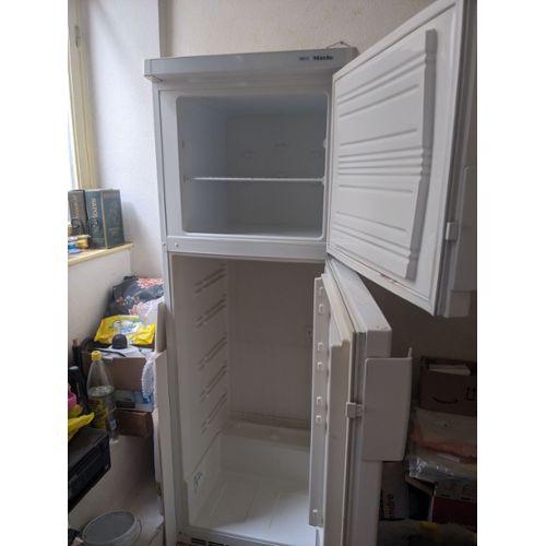 Destockage Miele Réfrigérateur 1 porte ardoise KS28463D bb