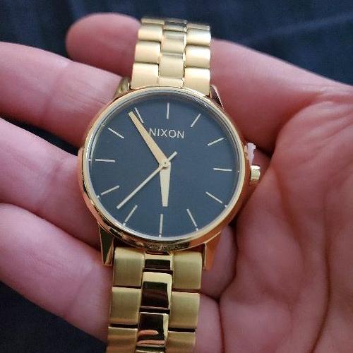 Montre nixon femme cheap soldes