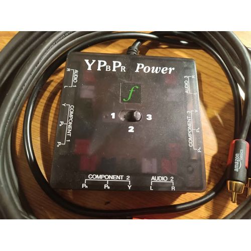 Commutateur 3 Entres YUV YPbPr - Haute Qualit Vido + cble YUV Amazon Basics  180 cm