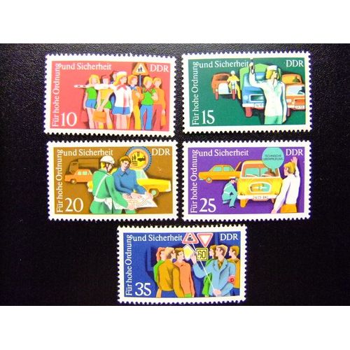 Allemagne Orientale ( Ddr) -1975 - Education Routiere - Yvert & Tellier Nº 1758 /1762 * Mh