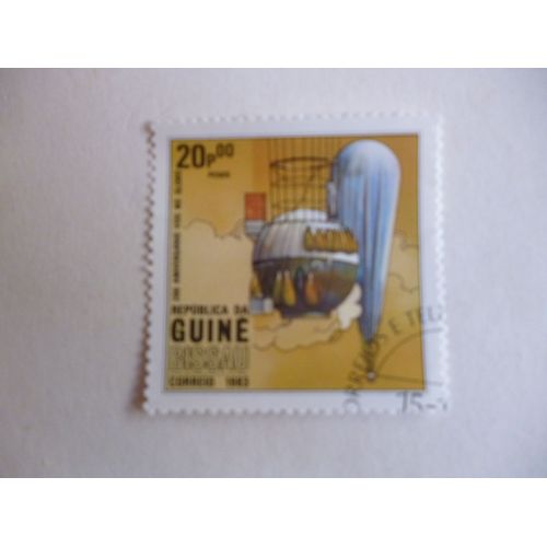 Timbre "Guinée Bissau 1983;200 Ème Année Du Ballon".