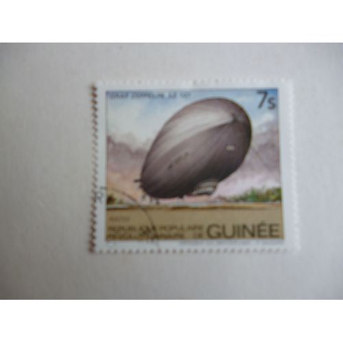 Timbre "Guinée :"Graf Zeppelin L Z 127".