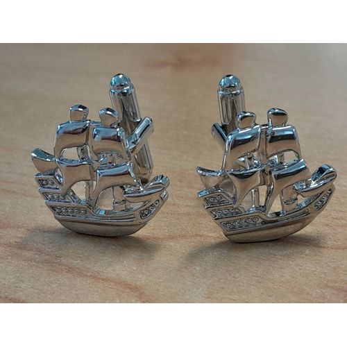 Boutons De Manchettes En Forme De Bateau À Voiles De Couleur Argent