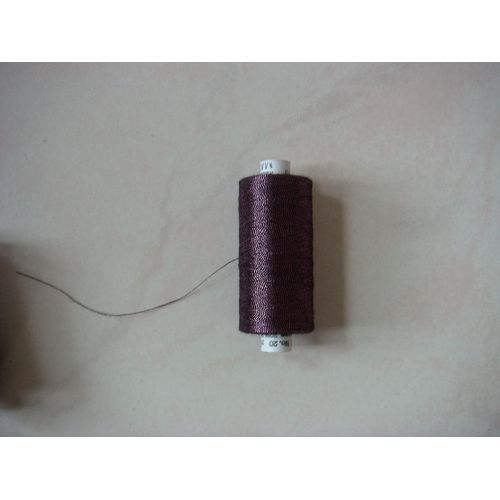 Bobine De Fil A Broder Madeira - N° 20 Art 981 - Rose Et Noir