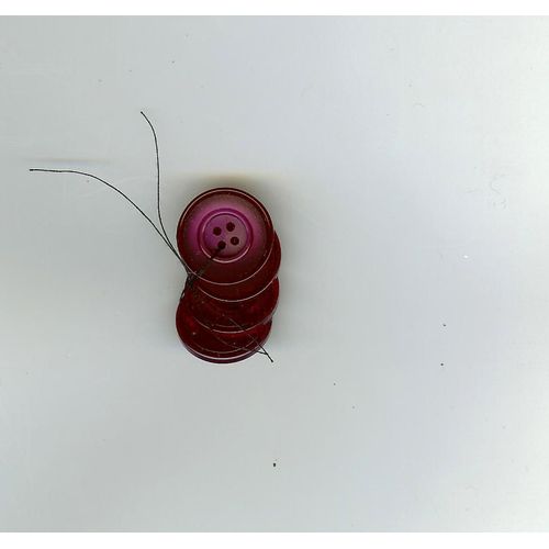 4 Anciens Boutons Bordeaux-Violine 4 Trous 2cm6 Ep2mm Années 1980