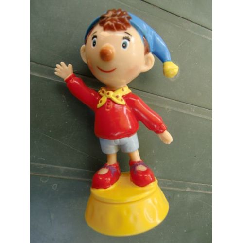 Oui Oui Sur Socle Jaune - 10 Cm
