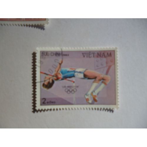 Timbre "Vietnam:Jeux Olympiques De Los Angeles 1984 :Saut En Hauteur".