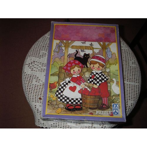 Puzzle Enfant À Partir De 4 Ans ," À La Fontaine ", 36 Pièces, De Marque Fx Schmidt .