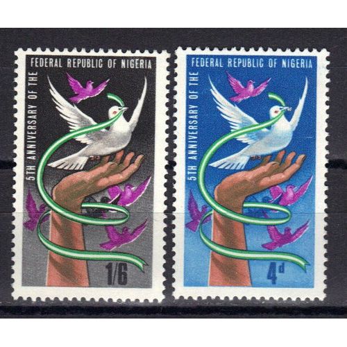 Nigeria 1968 : 5è Anniversaire De La République : Oiseaux : Colombes - Série Entière De 2 Timbres Neufs **