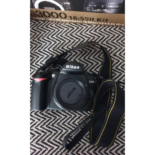 Nikon D3000 reflex 10.2 mpix + Objectif AF-S DX 18-55 mm
