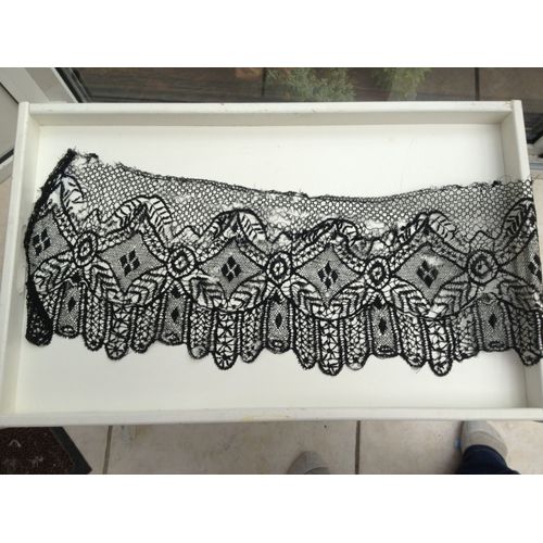 Dentelle Ancienne Noire Napoléon Iii 1m 10 De Long Et 25cm De Hauteur
