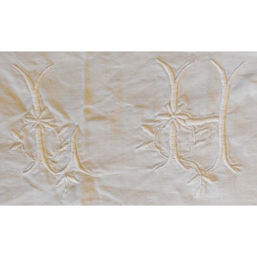 Monogramme Ancien Brodé J H