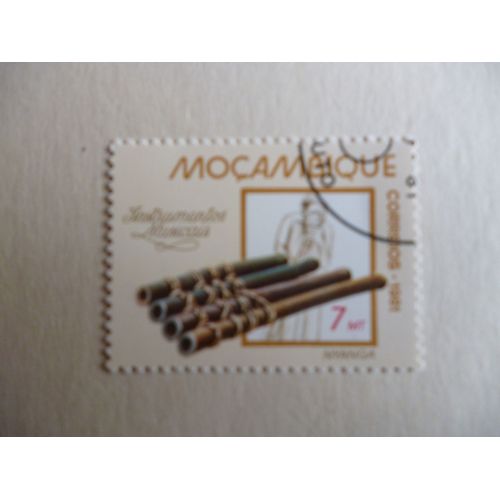 Timbre "Mozambique 1981 : Instruments Musicaux: Nyenga".