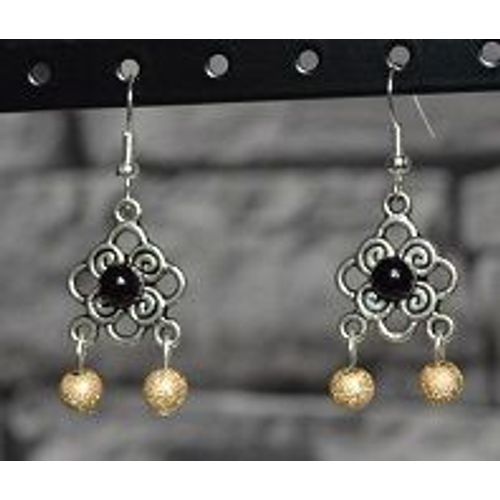 Boucles D'oreilles Fantaisies Style Oriental En Métal Et Perles Stardust Or