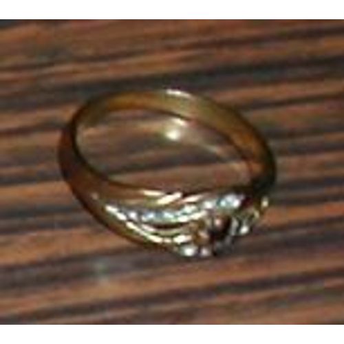 Bague Plaquée Couleur Cuivrée Avec Pierres Incrustées