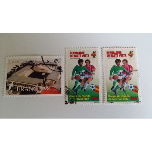Lot De 2 Timbres Football Obliteres Dont 1 Double Haute Volta Et S Tome E Principe