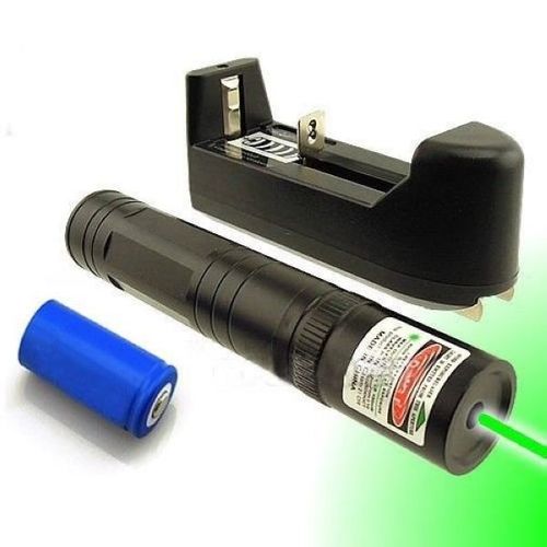 Ultra Puissant Pointeur laser  Vert 1mw 532nm + batterie + chargeur