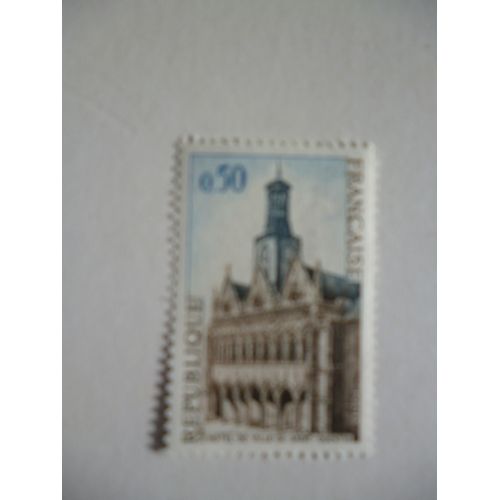Timbre "France :Hôtel De Ville De St Quentin".