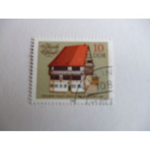 Timbre "Ddr Allemagne De L'est 1983 :Mairie Historique : Mairie De Stolberg (Harz) Construite En 1582 ,Rénovée En 1600".