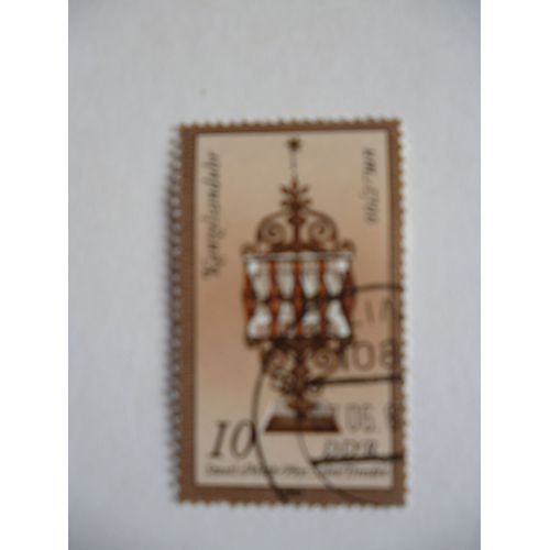 Timbre "Ddr Allemagne De L'est 1983 : Salon Maths Et Physique Dresde :Sabliers :Vers 1700".