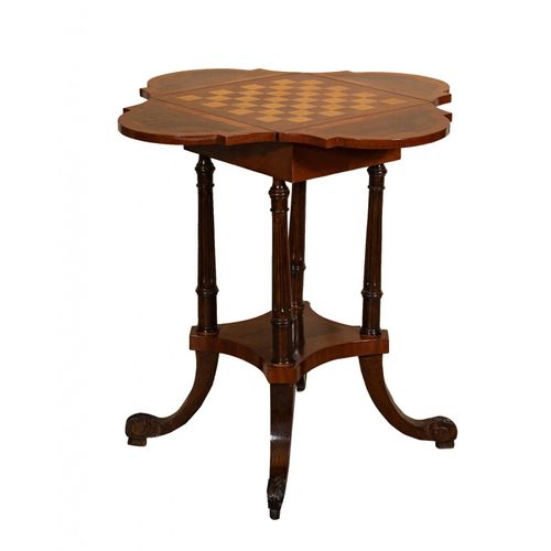 Table A Jeux De Bois Avec Plateau Echiquier