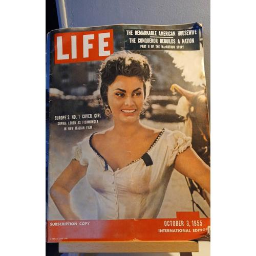 Life October 3 1955 Mc Arthur Story The Remarkable Housewife Sophia Loren
