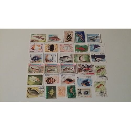 Lot De 30 Timbres Obliteres Pays Divers Poissons 