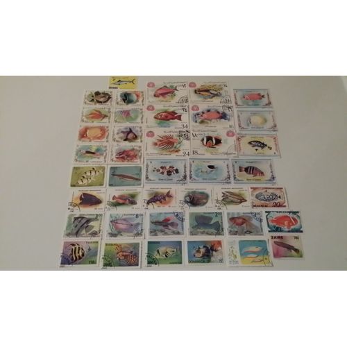 Lot De 33 Timbres + 1 Bloc De 8 Timbres Poissons Obliteres Pays Divers