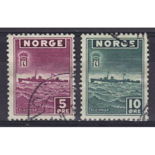 Norvege 1945 : Emis À Londres Par Le Gouvernement En Exil : Croiseur - Série De 2 Timbres Oblitérés