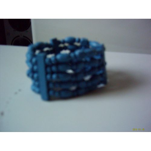 Bracelet En Perles En Bois Bleu.