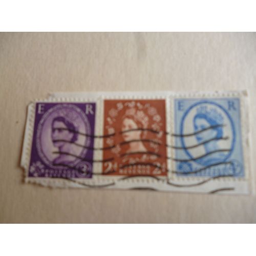 Lot De 3 Timbres Différents"Royaume-Uni :Reine Elisabeth".
