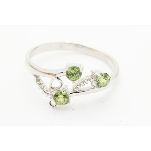 Bague Grenat Demantoide  . Argent  925 - Argent