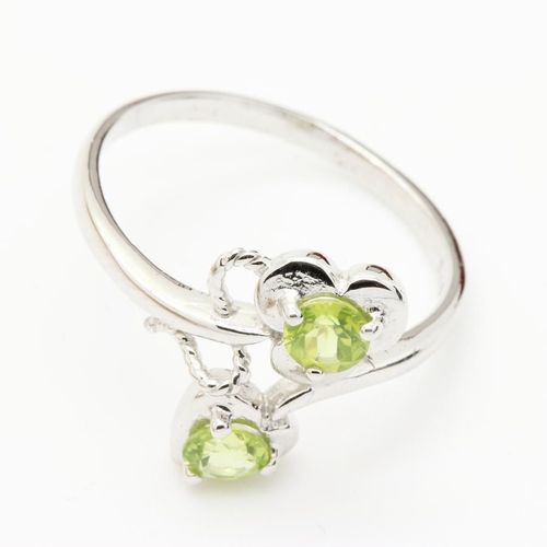 Bague Peridot  . Argent  925 - Argent