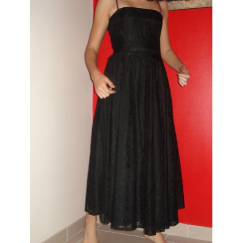 Robe De Soirée En Dentelle Noir Neuve