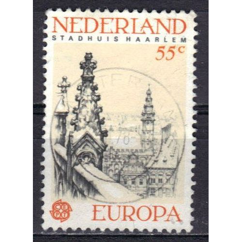 Pays-Bas 1978 : Europa : Monument : Hôtel De Ville De Haarlen ; Vue De L'église Saint-Bavon - Timbre 55 C. Orange, Noir Et Bistre Oblitéré