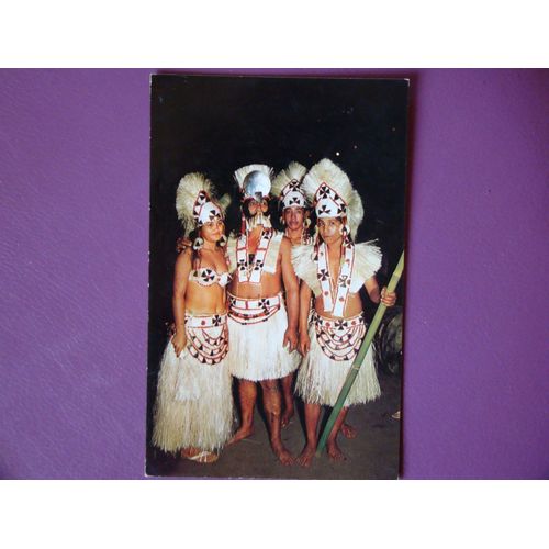 Tahiti - Joël, Chef Du Groupe Tahiti Nui Avec Quelques-Uns De Ses Danseurs