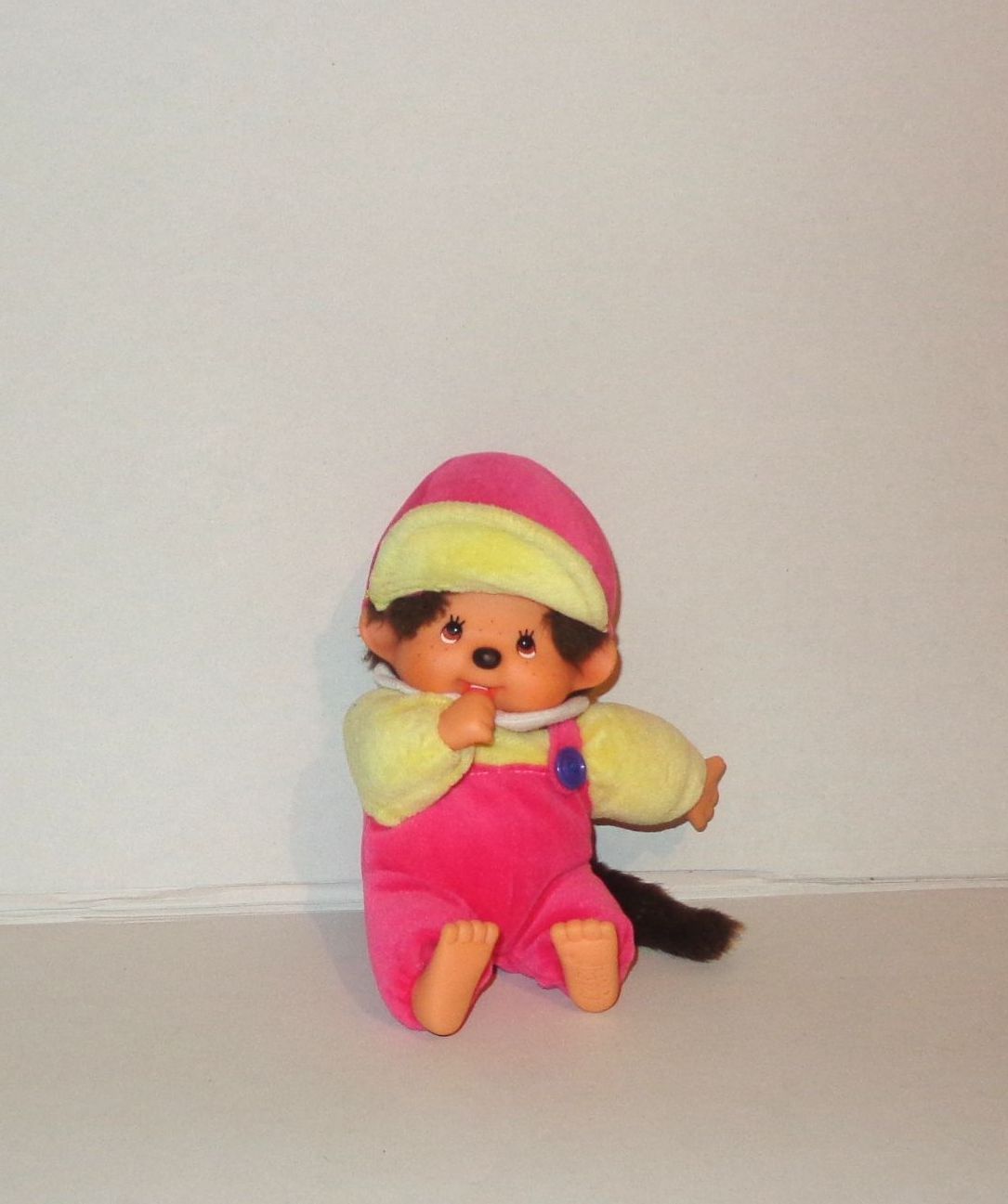 Kiki Bebe Fille Avec Casquette Et Pouet Pouet Au Ventre Peluche Doudou Ajena Kiki Le Vrai 18cm Rakuten