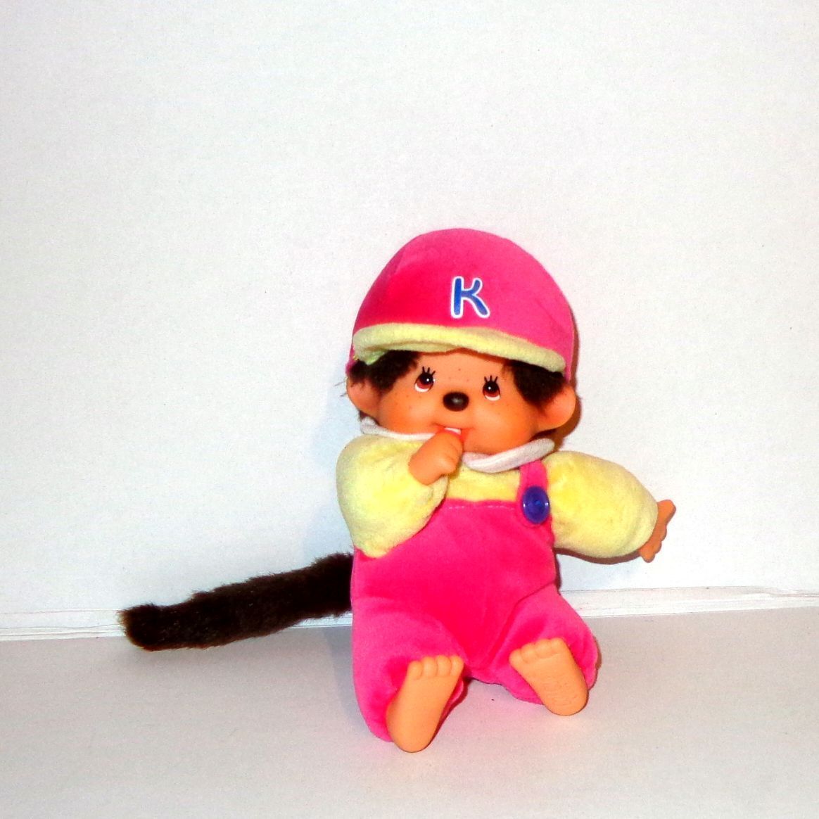 Kiki Bebe Fille Avec Casquette Et Pouet Pouet Au Ventre Peluche Doudou Ajena Kiki Le Vrai 18cm Rakuten