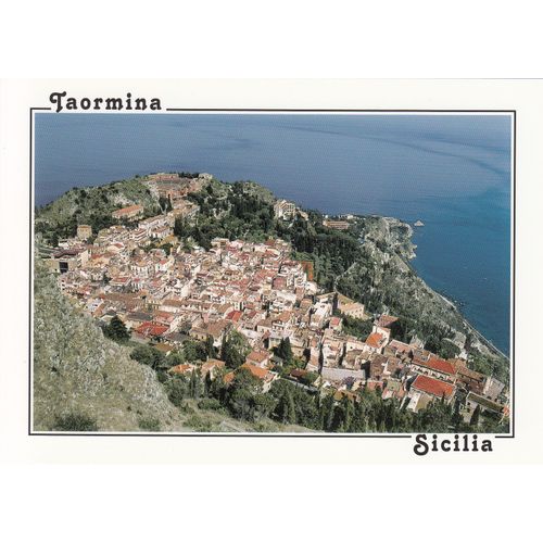 Taormine, " Vue Aérienne Du Promontoire (Madonna Della Rocca) Et Du Théâtre Antique ", Sicile.