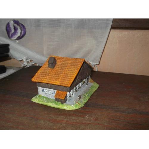 Lot de 9 maisons régionales en résine - Maisons miniatures de collection -  Label Emmaüs