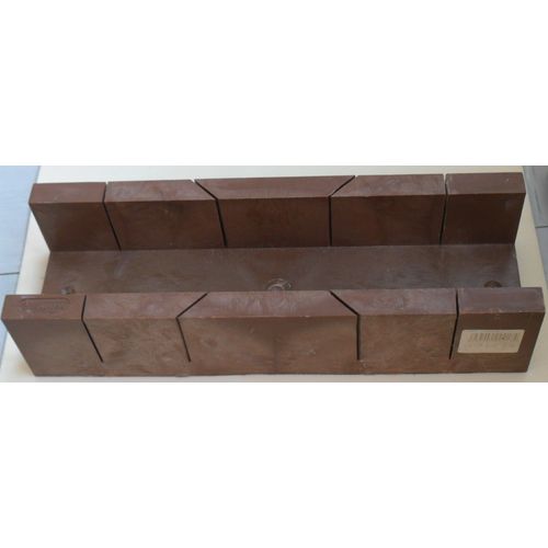 boite a onglets plastique 350mm - FISCHER 3003 brevette