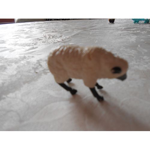 Figurine Mouton Plastique