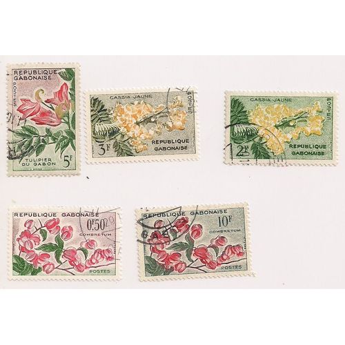 Gabon- Lot De 5 Timbres Oblitérés- Tulipier-Cassia Jaune Et Combretum