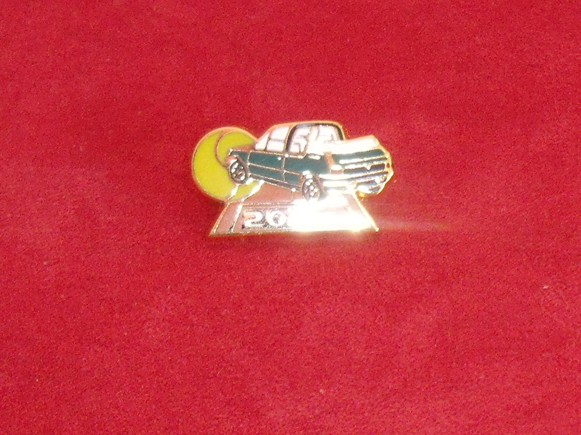 Pin's Peugeot 205 Cabriolet Roland Garros.