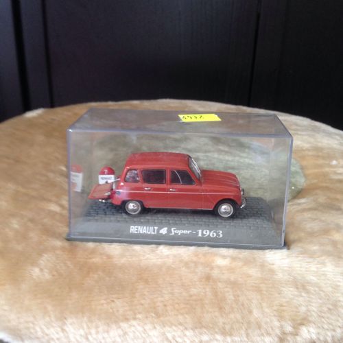 Renault 4 Super 1963 Hayon Open Universal Hobbies 1/43-Universal Hobbies-Universal Hobbies