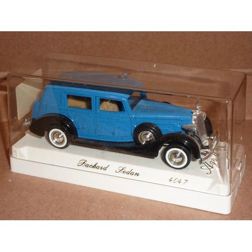 [261] Miniature 1,43ème : Packard Sedan - Couleur Bleu Roi - Marque : Solido Ao-Solido