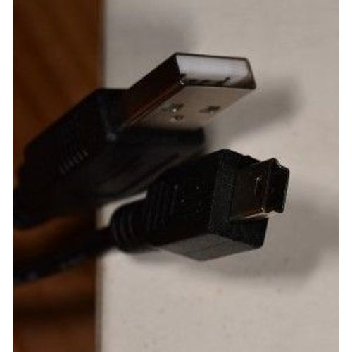 Cable USB A - USB mini b (cable le plus classique) 1,2 m noir